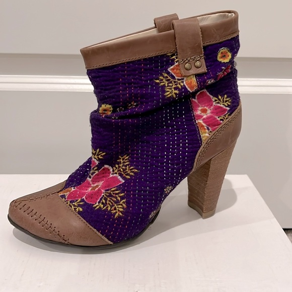 Terra Plana Quilted Ankle Boots - Picture 2 of 11